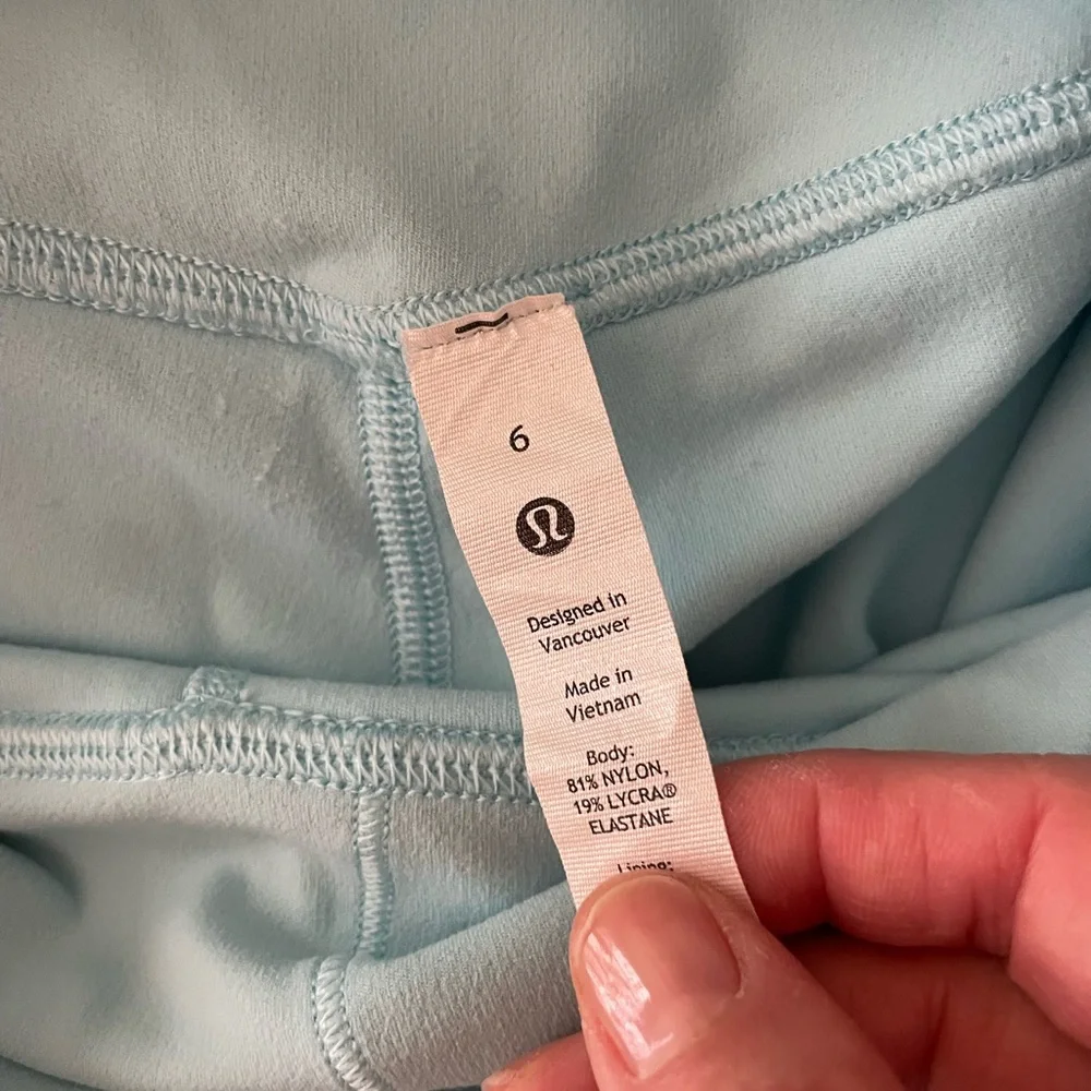 Lululemon light blue leggings size 6 - Picture 3 of 4